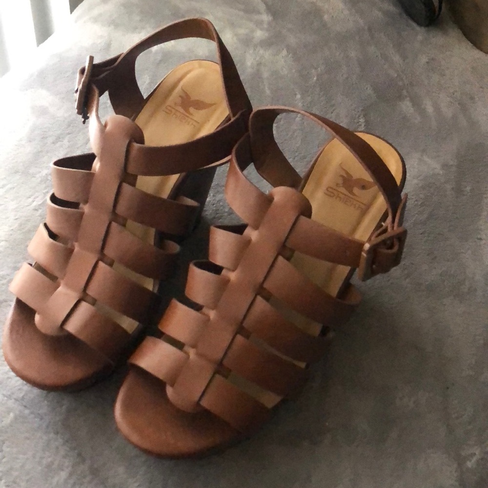 Cute brown wedges